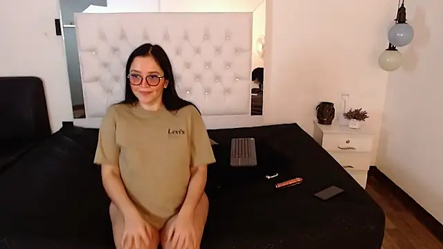 charlott imp online show from March 7, 2026, 1:08 pm