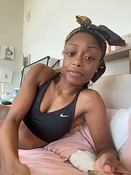 Snapshot of Princessssbby chatting on May 10, 2026, 2:33 pm Princessssbby online show from May 10, 2026, 2:33 pm