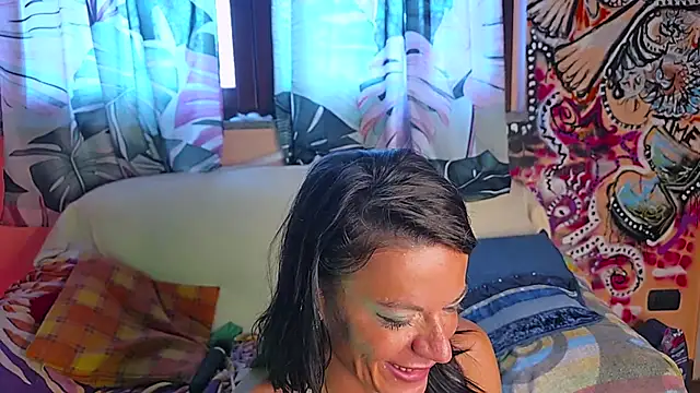 Snapshot of bellad0nna chatting on June 16, 2026, 12:19 pm bellad0nna online show from June 16, 2026, 12:19 pm