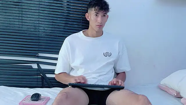 Snapshot of angel_boy02 chatting on July 1, 2026, 9:03 pm angel boy02 online show from July 1, 2026, 9:03 pm