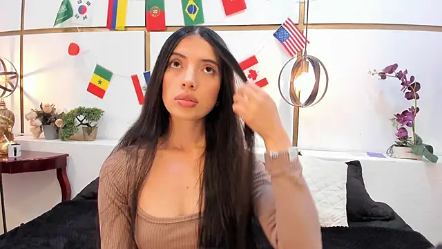 Snapshot of Cynthia1Fox chatting on June 17, 2026, 7:48 pm Cynthia1Fox online show from June 17, 2026, 7:48 pm