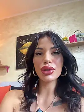 Snapshot of RaniaSnow chatting on May 26, 2026, 3:35 am RaniaSnow online show from May 26, 2026, 3:35 am
