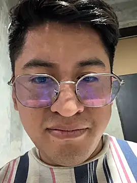 Snapshot of GoldenM95 chatting on March 21, 2026, 7:24 am GoldenM95 online show from March 21, 2026, 7:24 am
