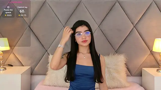 OliviaDiaz online show from April 23, 2026, 7:05 pm