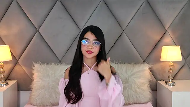 Snapshot of OliviaDiaz chatting on June 21, 2026, 12:13 am OliviaDiaz online show from June 21, 2026, 12:13 am