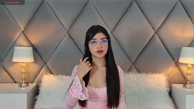 Snapshot of OliviaDiaz chatting on July 9, 2026, 8:02 pm OliviaDiaz online show from July 9, 2026, 8:02 pm