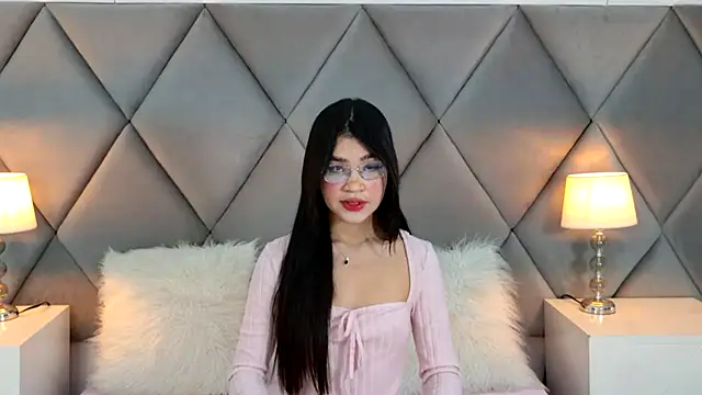 Snapshot of OliviaDiaz chatting on July 17, 2026, 12:06 am OliviaDiaz online show from July 17, 2026, 12:06 am