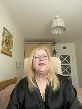JanieLight53 online show from April 19, 2026, 10:36 am
