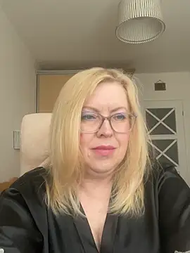 JanieLight53 online show from April 25, 2026, 1:41 pm