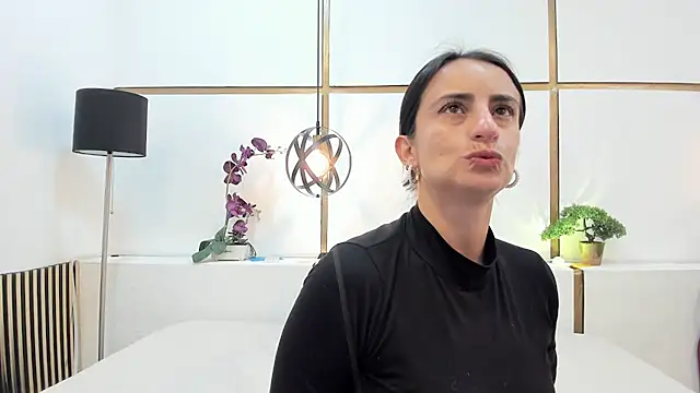 BrendaCantorel online show from March 28, 2026, 2:49 pm