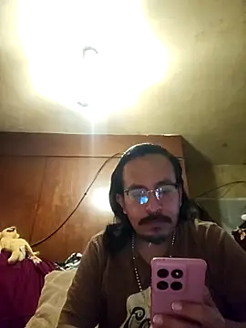 Snapshot of KIKE_LION990 chatting on April 6, 2026, 9:16 pm KIKE LION990 online show from April 6, 2026, 9:16 pm