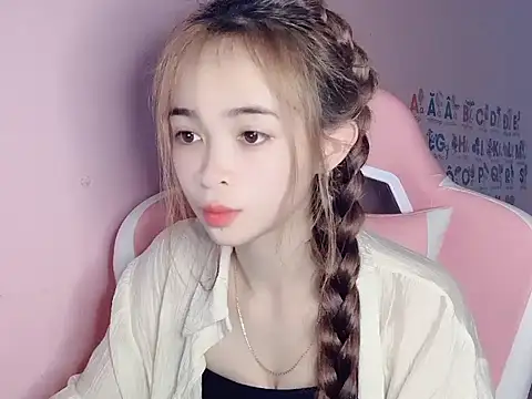 Odile068 online show from March 28, 2026, 4:17 pm
