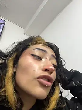 baby akuma online show from May 1, 2026, 4:06 am