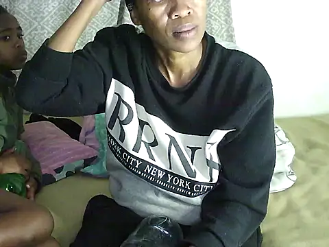 Snapshot of WaywardLady chatting on May 8, 2026, 8:25 pm WaywardLady online show from May 8, 2026, 8:25 pm