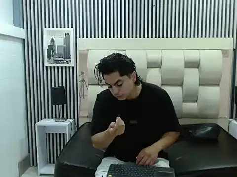 Alex Wolft online show from March 27, 2026, 12:27 pm