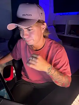 AngelLatinBoy online show from March 25, 2026, 2:39 am