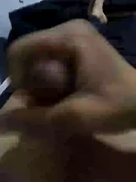 Snapshot of Iyhuooo chatting on June 19, 2026, 10:35 pm Iyhuooo online show from June 19, 2026, 10:35 pm