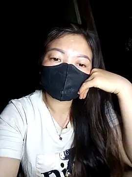 Bling-pusy online show from April 7, 2026, 1:11 pm