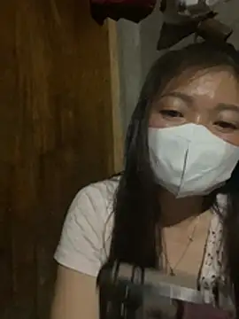 Snapshot of Bling-pusy chatting on July 19, 2026, 1:04 pm Bling-pusy online show from July 19, 2026, 1:04 pm