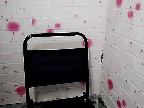 -Tammo- online show from April 15, 2026, 7:48 am