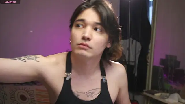 Badtwinkboys online show from May 4, 2026, 1:29 pm