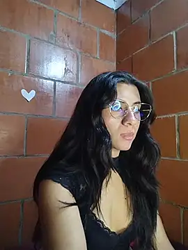 Amanda x1 online show from April 9, 2026, 9:31 pm