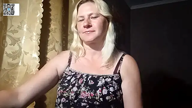 DiamondLady555 online show from July 7, 2026, 6:01 pm