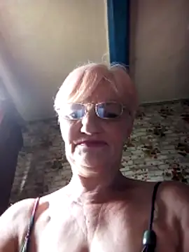 Snapshot of NikaGold455 chatting on June 4, 2026, 5:35 am NikaGold455 online show from June 4, 2026, 5:35 am