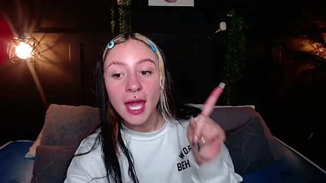 melodygirl2   online show from April 27, 2026, 3:54 pm