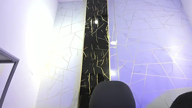 Valentin Lux online show from April 14, 2026, 3:01 am