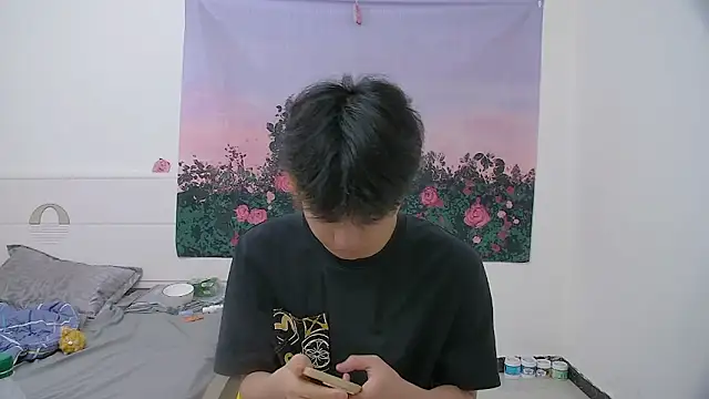 icecream-002 online show from April 23, 2026, 11:42 am