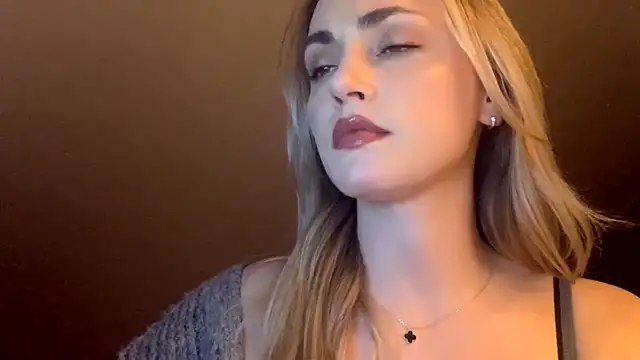 ScarlettSensitive online show from April 15, 2026, 8:09 pm