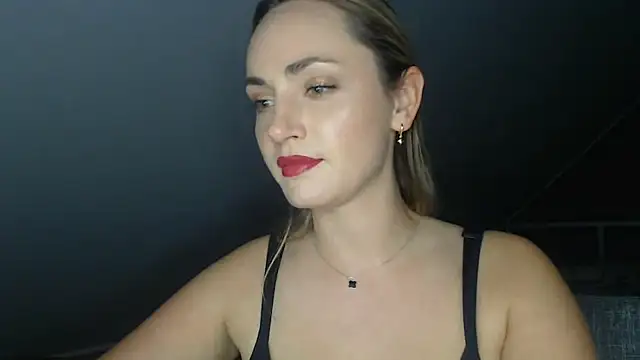 Snapshot of ScarlettSensitive chatting on May 29, 2026, 6:28 pm ScarlettSensitive online show from May 29, 2026, 6:28 pm