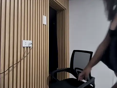  georgiax  online show from April 8, 2026, 8:20 pm