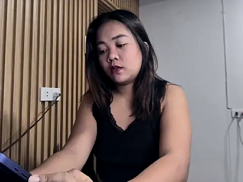  georgiax  online show from April 11, 2026, 8:57 pm