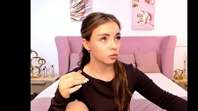 MyEvelin online show from April 8, 2026, 3:28 am