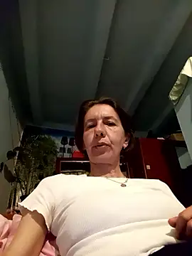 Snapshot of Tania9876 chatting on May 14, 2026, 8:04 pm Tania9876 online show from May 14, 2026, 8:04 pm