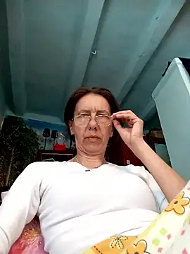 Snapshot of Tania9876 chatting on May 19, 2026, 6:53 am Tania9876 online show from May 19, 2026, 6:53 am