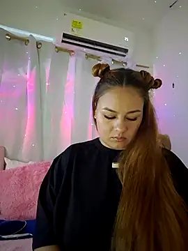 Snapshot of Foxylisaflores chatting on August 6, 2026, 5:37 pm Foxylisaflores online show from August 6, 2026, 5:37 pm