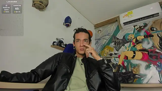 Snapshot of Skinny_Mac chatting on May 3, 2026, 4:24 pm Skinny Mac online show from May 3, 2026, 4:24 pm