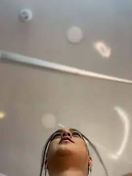 Bella-Ferrer online show from April 29, 2026, 6:25 pm