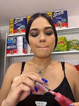 Snapshot of Bella-Ferrer chatting on May 13, 2026, 6:49 pm Bella-Ferrer online show from May 13, 2026, 6:49 pm