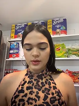 Snapshot of Bella-Ferrer chatting on May 15, 2026, 5:09 pm Bella-Ferrer online show from May 15, 2026, 5:09 pm