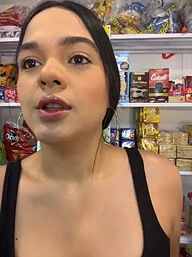 Snapshot of Bella-Ferrer chatting on June 11, 2026, 6:50 pm Bella-Ferrer online show from June 11, 2026, 6:50 pm