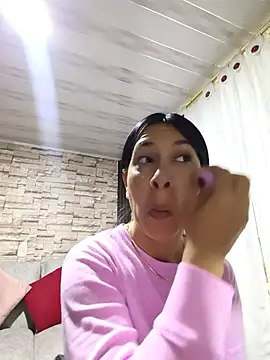 Camillemonroe  online show from April 13, 2026, 9:26 am