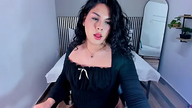 Alisson Pinkey online show from April 1, 2026, 12:55 am