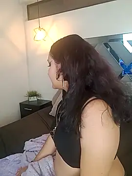 Liily Foxxy online show from April 2, 2026, 10:46 am