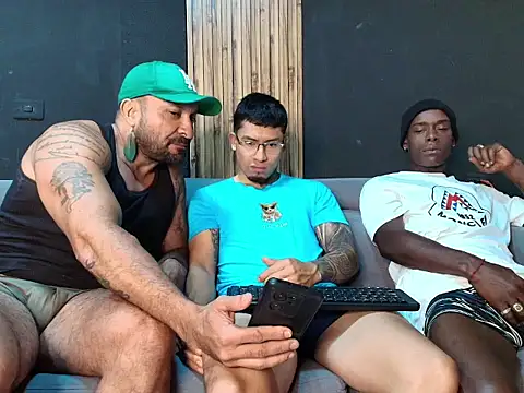 Snapshot of angelstream chatting on June 5, 2026, 12:55 pm angelstream online show from June 5, 2026, 12:55 pm