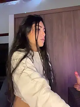 Snapshot of Twoshotsparty420 chatting on April 8, 2026, 12:05 pm Twoshotsparty420 online show from April 8, 2026, 12:05 pm