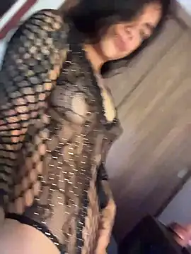 Snapshot of Twoshotsparty420 chatting on April 10, 2026, 12:32 pm Twoshotsparty420 online show from April 10, 2026, 12:32 pm